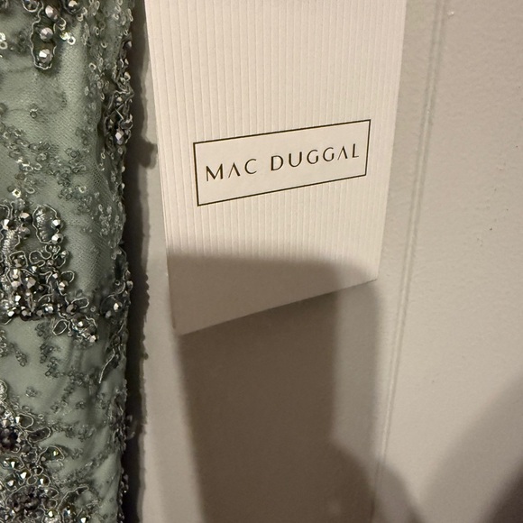 NWT | Mac Duggal A20242 Mint Embellished Sleeveless Plunge Trumpet Gown Size 14 - Picture 10 of 11